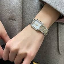 Relógio Seiko Ladies Quartzo SWR093P1