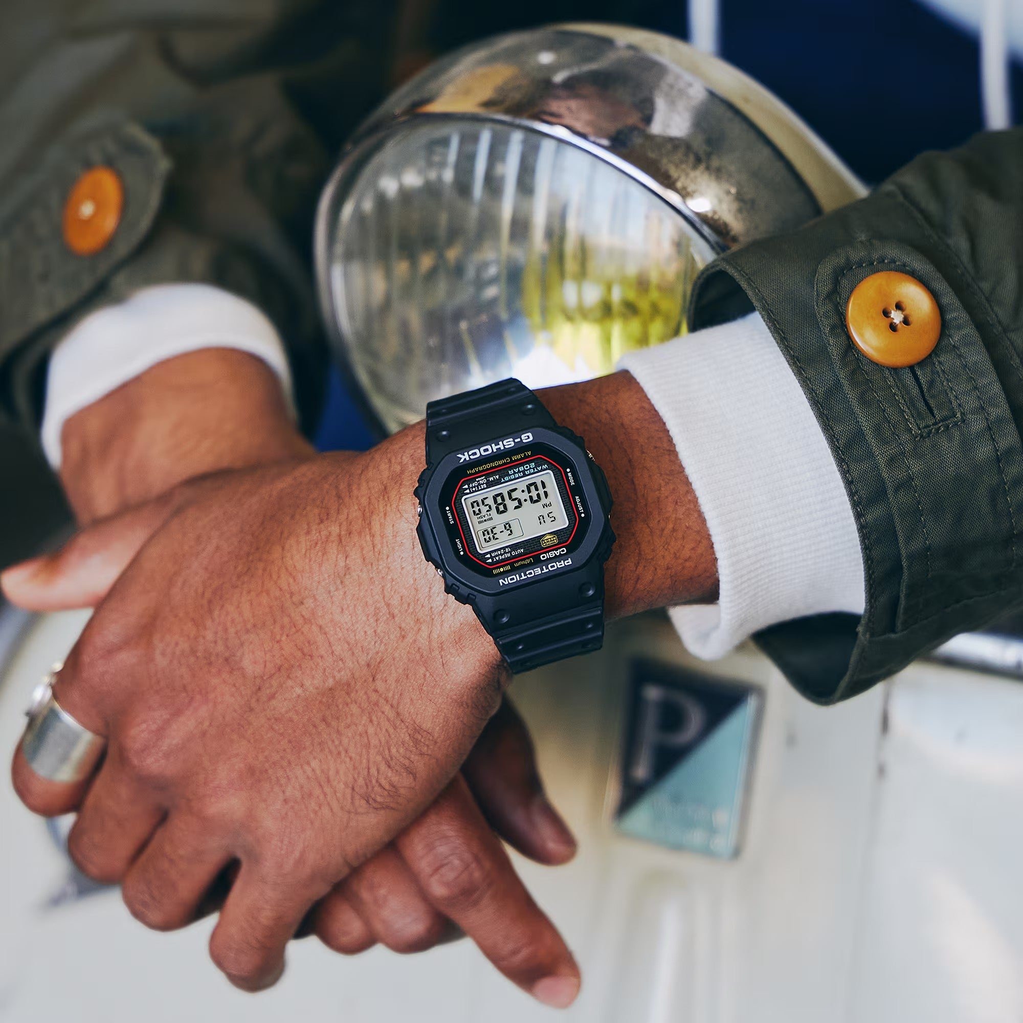 Relógio Casio G-Shock DW-5000R-1AER