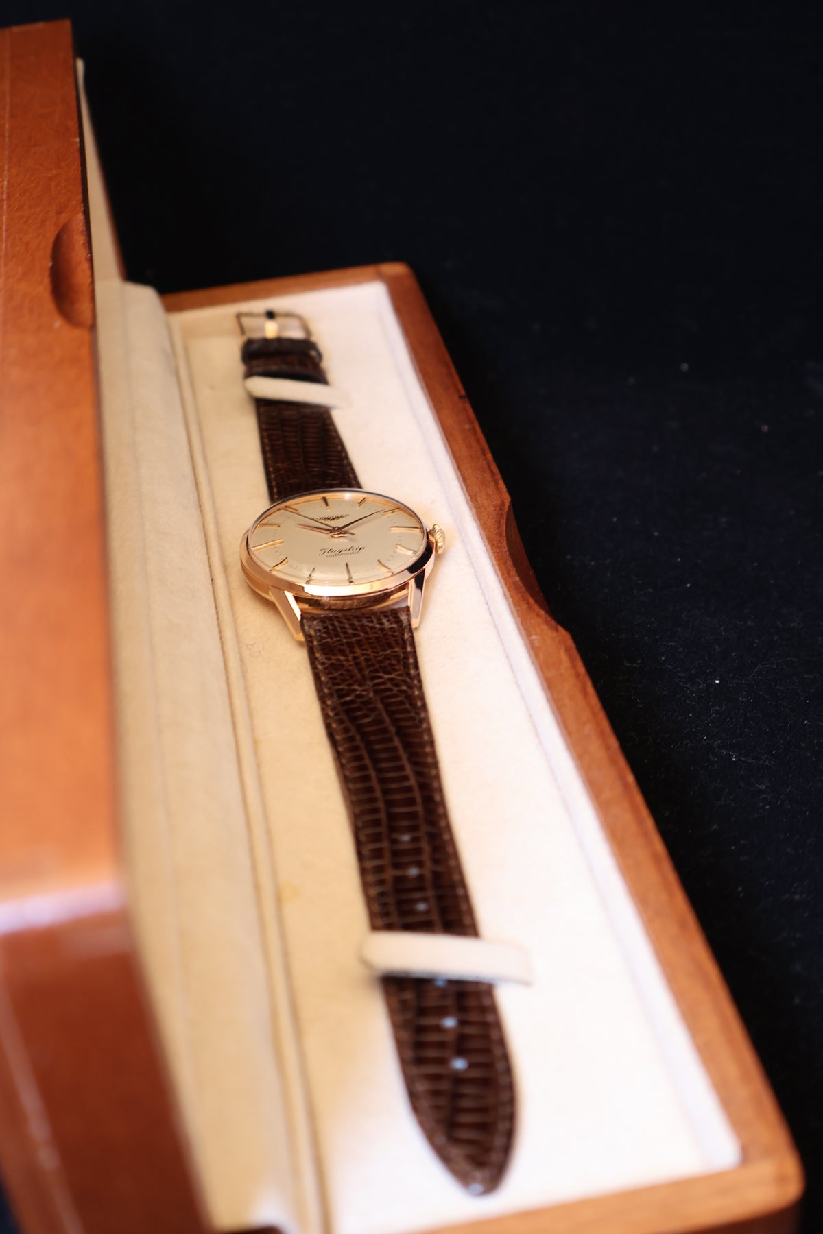 Relógio pulso em ouro Longines Flagship refª 1403