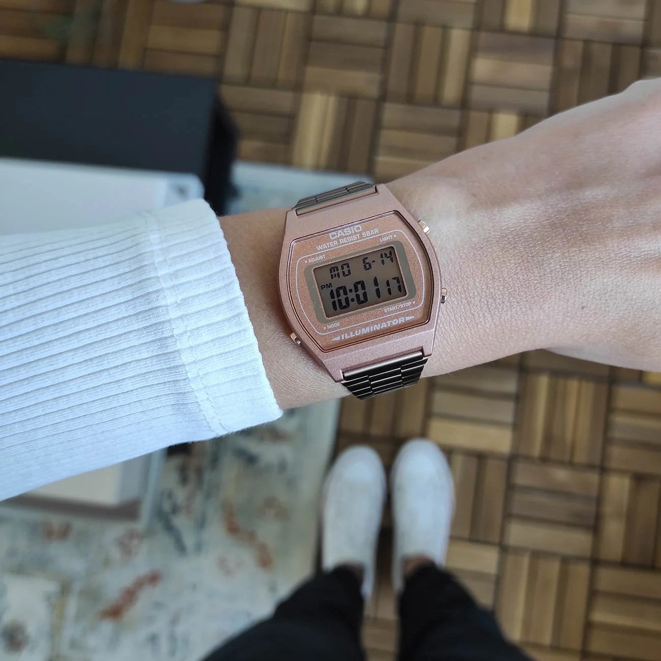 Relógio CASIO  Vintage Edgy Ouro Rosa - B640WC-5AEF