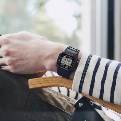 Relógio Casio DW-5600RL-1ER