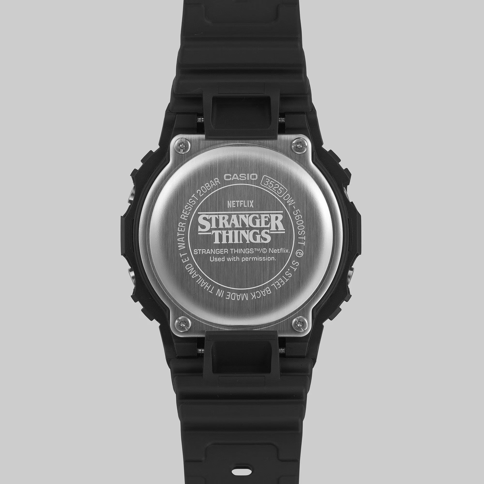 Relógio Casio G-SHOCK x STRANGER THINGS DW-5600STT-1ER