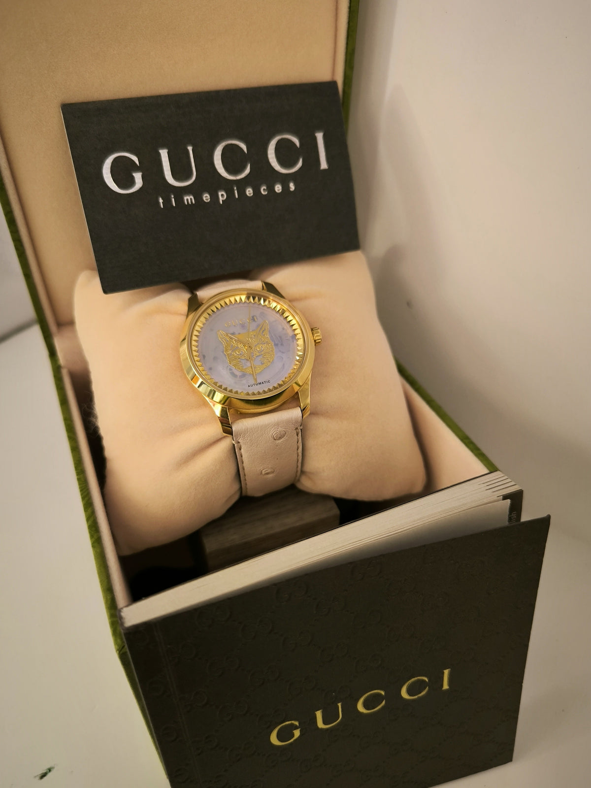 Relógio pulso em ouro Gucci refª 126.4